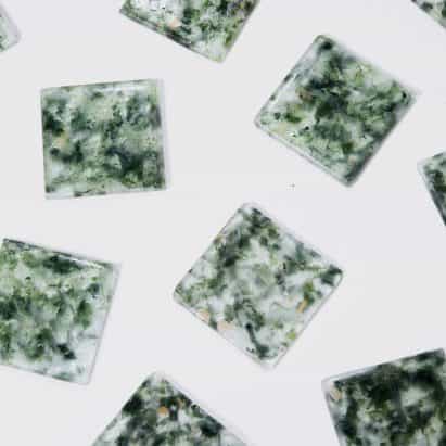 Snøhetta y Studio Plastique fabrican azulejos de horno reciclado y vidrio para microondas