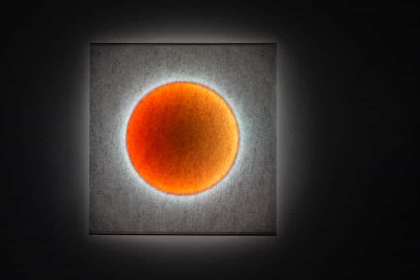 Una secuencia de color naranja