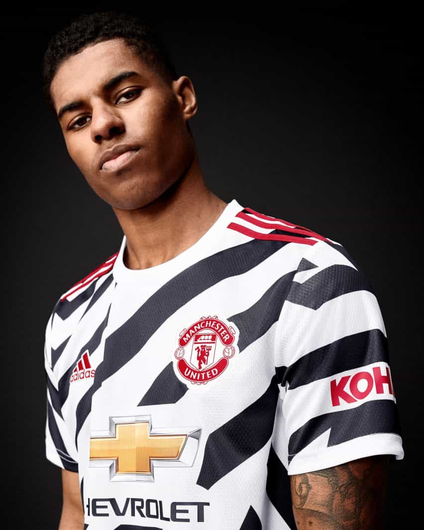 Adidas crea Manchester United kit de camuflaje deslumbramiento para la temporada 2020/21