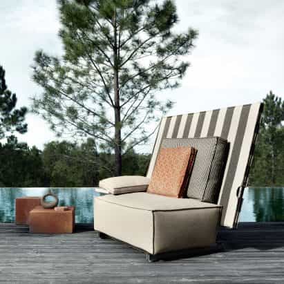 muebles de exterior Philippe Starck dobla por la mitad para protegerse de la lluvia