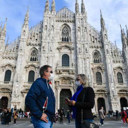 Salone del Mobile para evaluar la situación como Milán, Venecia y gran parte del norte de Italia sellado debido al coronavirus