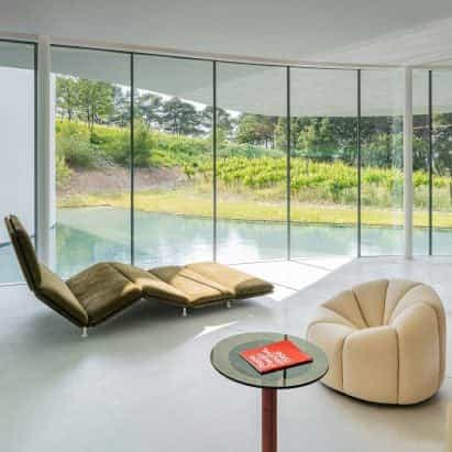 Château La Coste trae muebles de Pierre Paulin al edificio final de Oscar Niemeyer