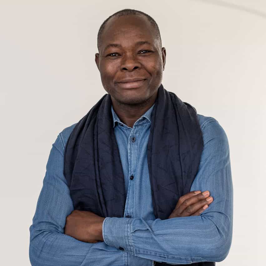 Retrato de Diébédo Francis Kéré