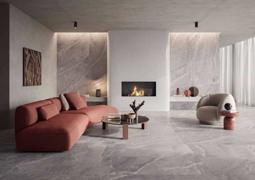 Salón con paredes y suelos de mármol