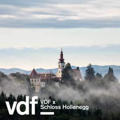 Recorrido por la exposición de diseño en el castillo austríaco histórica con la curadora Alicia Stori Liechtenstein como parte de VDF