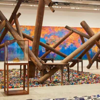 La primera exposición de diseño de Ai Weiwei celebra "cómo sigue la vida" después de la pandemia