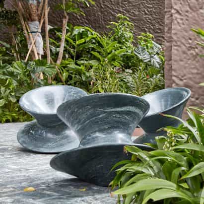 Heatherwick Studio recrea silla Spun en granito