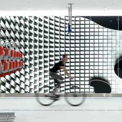 Garaje de aparcamiento de bicicletas de Silo nombrado proyecto de diseño del año en los Premios Dezeen 2021