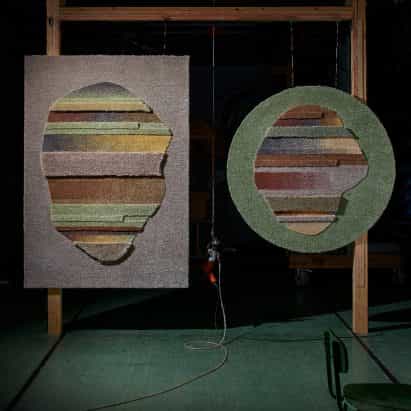 Studio Agne utiliza materiales de desecho para crear tintes para la colección de alfombras Lutetia y Juno