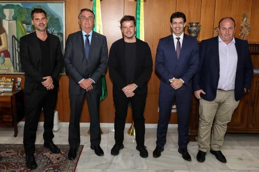 Bjarke Ingels reúne con el presidente de Brasil Jair Bolsonaro a "cambiar la cara del turismo en Brasil"