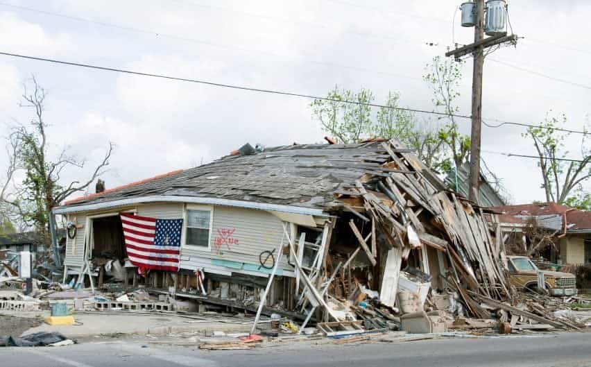 Una barbería destruida por el huracán Katrina