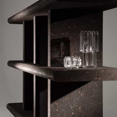 Tom Dixon diseña colección de muebles de "sueño material de" corcho