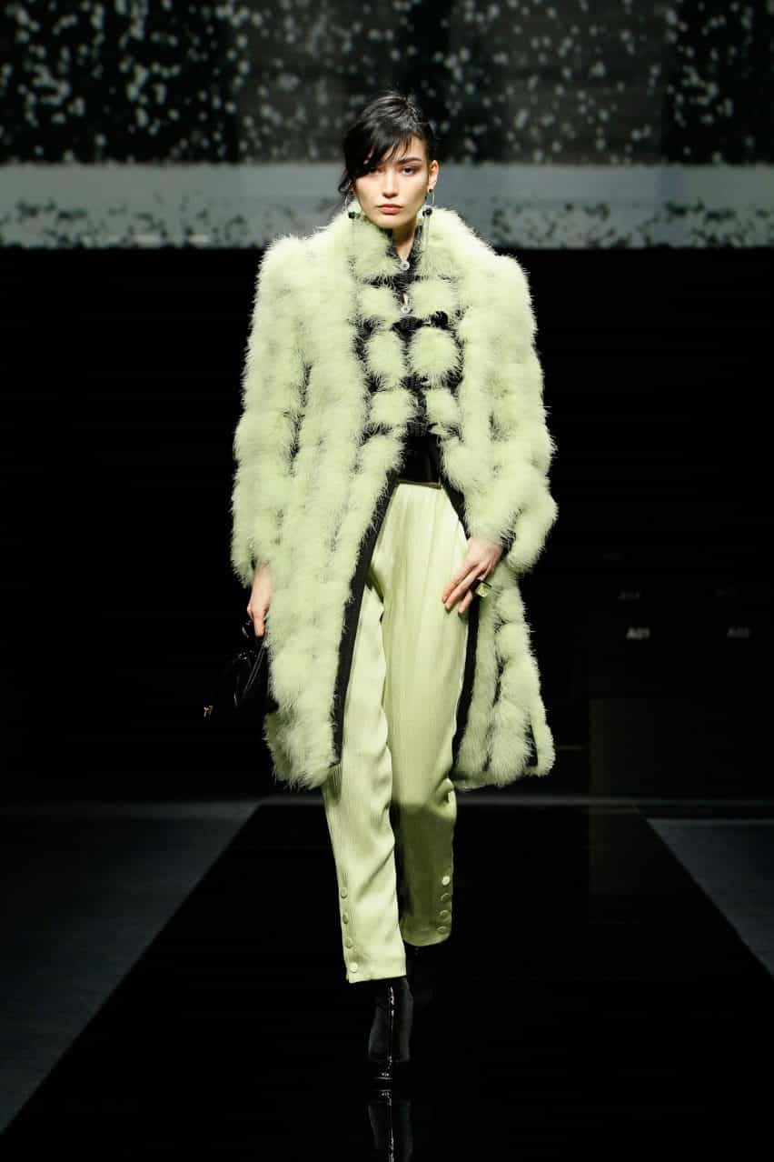 Giorgio Armani tiene espectáculo vacío en medio brote de coronavirus italiana