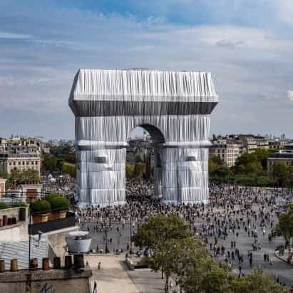 Parley for the Oceans para reciclar el L'Arc de Triomphe de Christo y Jeanne-Claude envuelto