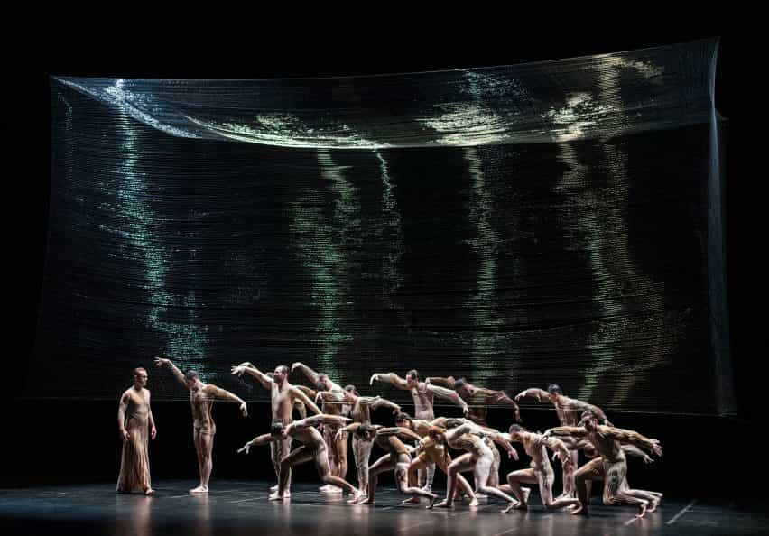 Estudio Drift crea dramático cambio ego escultura por la ópera L'Orfeo holandesa