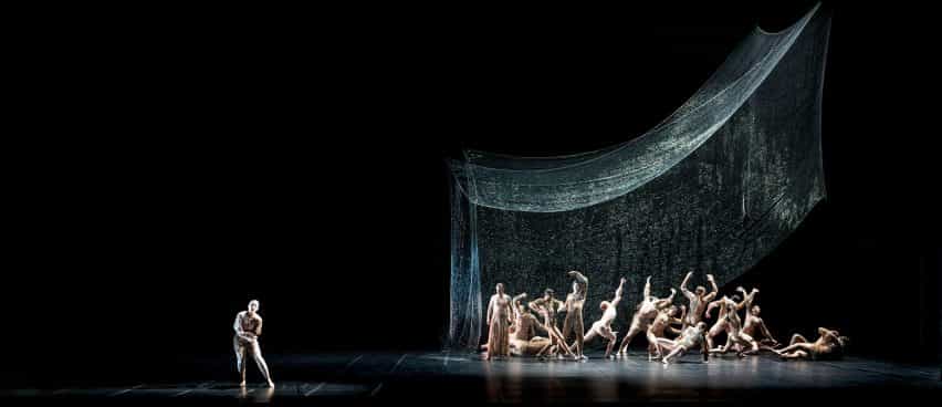 Estudio Drift crea dramático cambio ego escultura por la ópera L'Orfeo holandesa