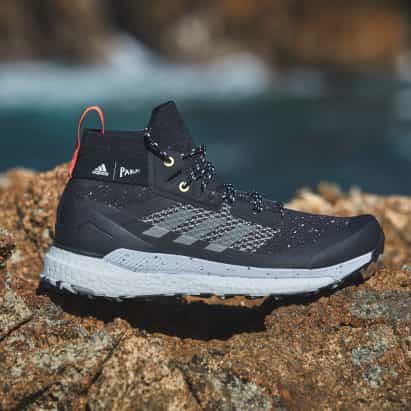 Adidas utiliza Parley océano plástico para el zapato Terrex gratuito Caminante