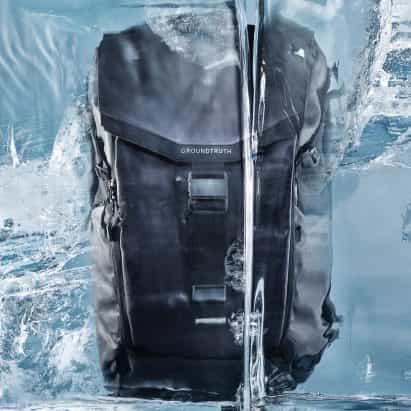 RIKR es una mochila de plástico reciclado que puede soportar las condiciones del Ártico