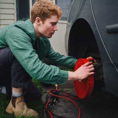 Un estudiante australiano inventa un kit de conversión de coches eléctricos asequible