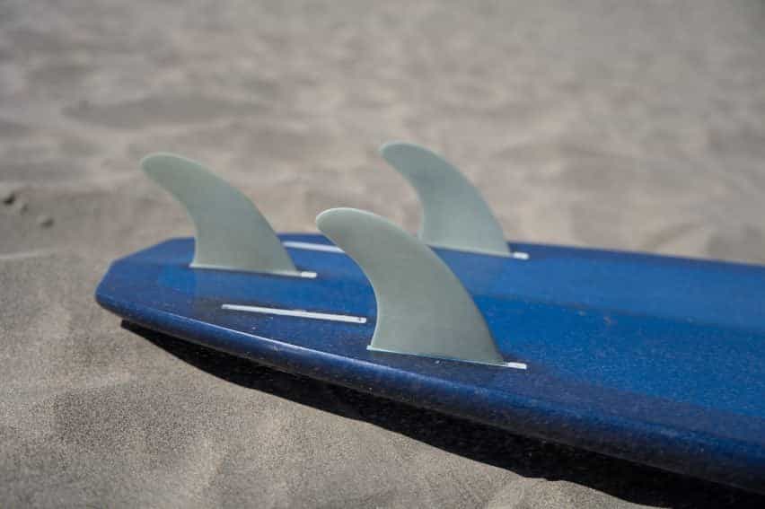 Aletas de tabla de surf hechas de resina a base de algas