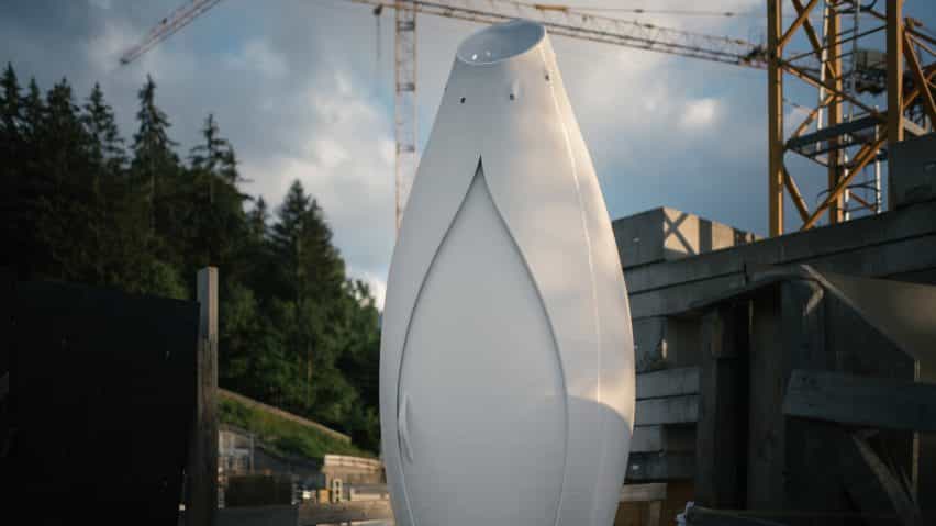 Inodoro impreso en 3D a partir de plástico reciclado en una obra de construcción en los Alpes suizos
