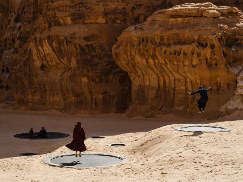 Desierto X instala 14 obras específicas de sitio en Arabia desierto de Arabia