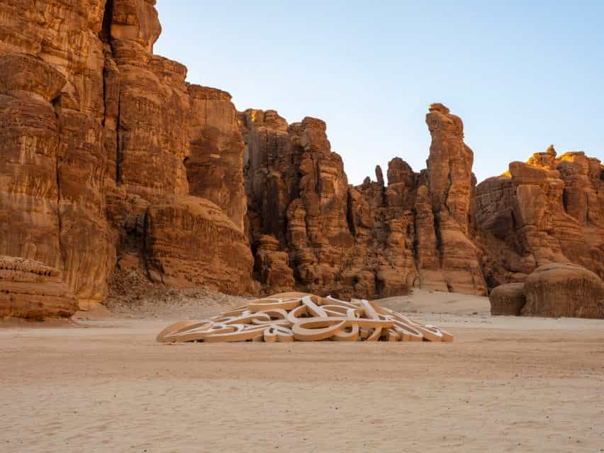 Desierto X instala 14 obras específicas de sitio en Arabia desierto de Arabia