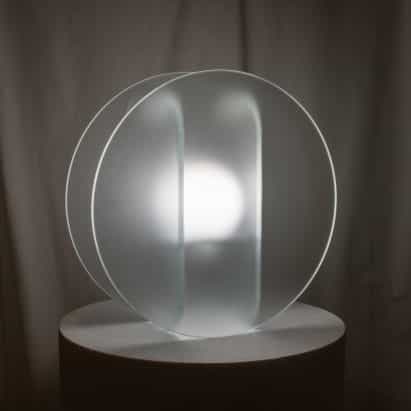 La escultural lámpara daylight de Dean Norton replica la luz solar para mejorar el bienestar