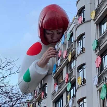 Louis Vuitton revisa las tiendas con lunares Yayoi Kusama y animatronics realistas