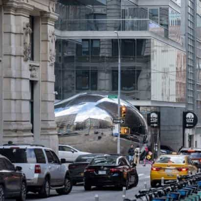 Dezeen Debate presenta la escultura "completamente irracional" de Anish Kapoor en Nueva York