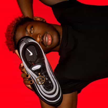 Satan Shoes de Lil Nas X y MSCHF son Nikes que contienen sangre humana