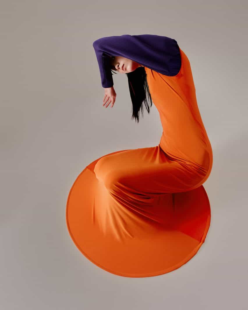 maxi vestido naranja de Sun Woo En la colección Entre