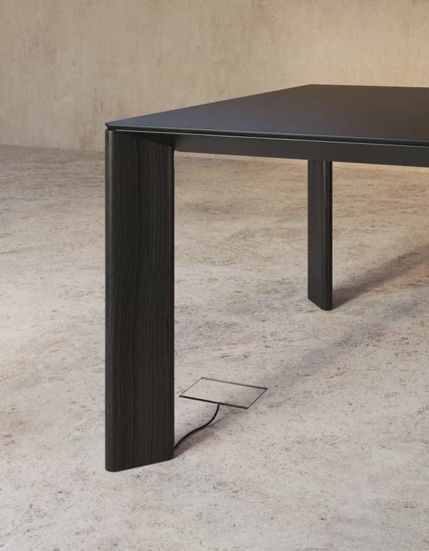 Mesa Black Foro by Viccarbe